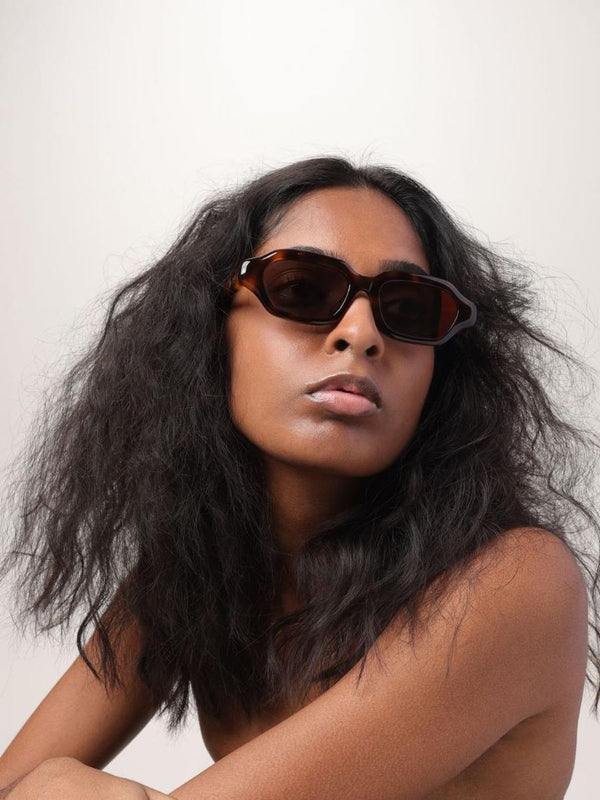 ＊＊＊ 　LOEWE Medium Puzzle Fold tote in shiny calfskin Black - LOEWE