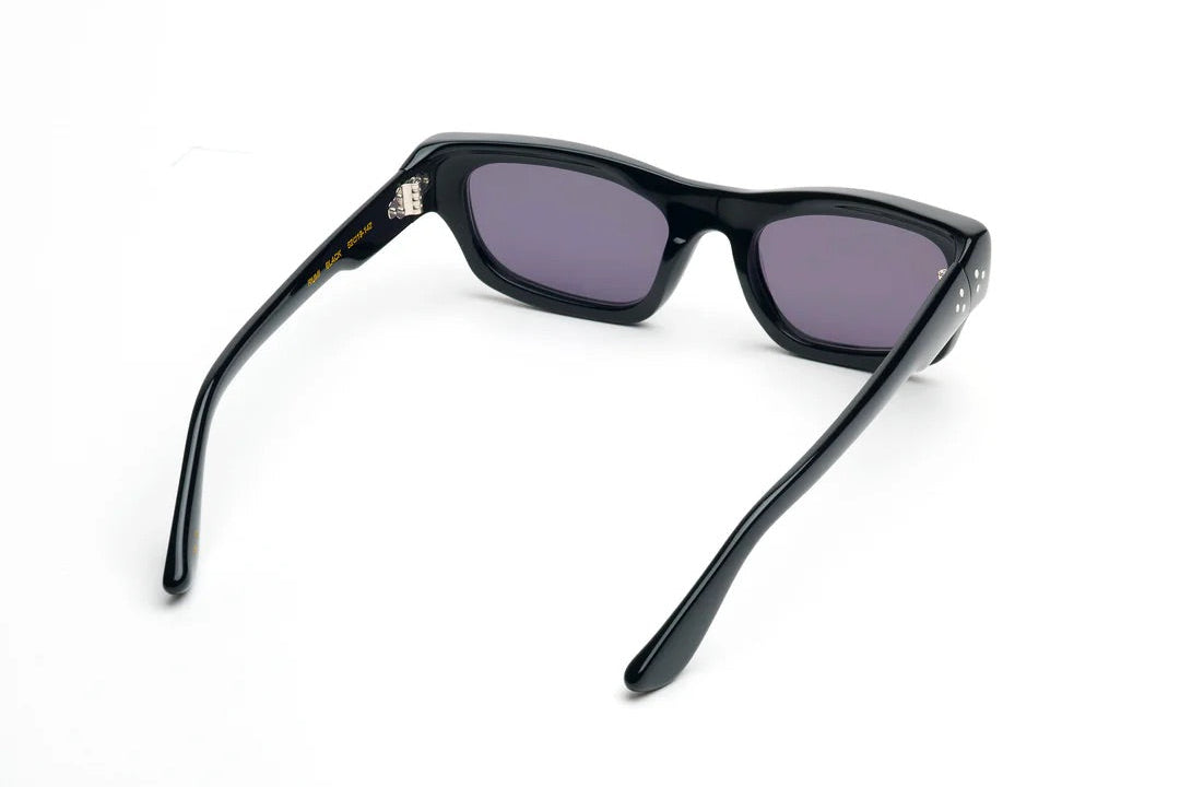 Rumi Black / Black