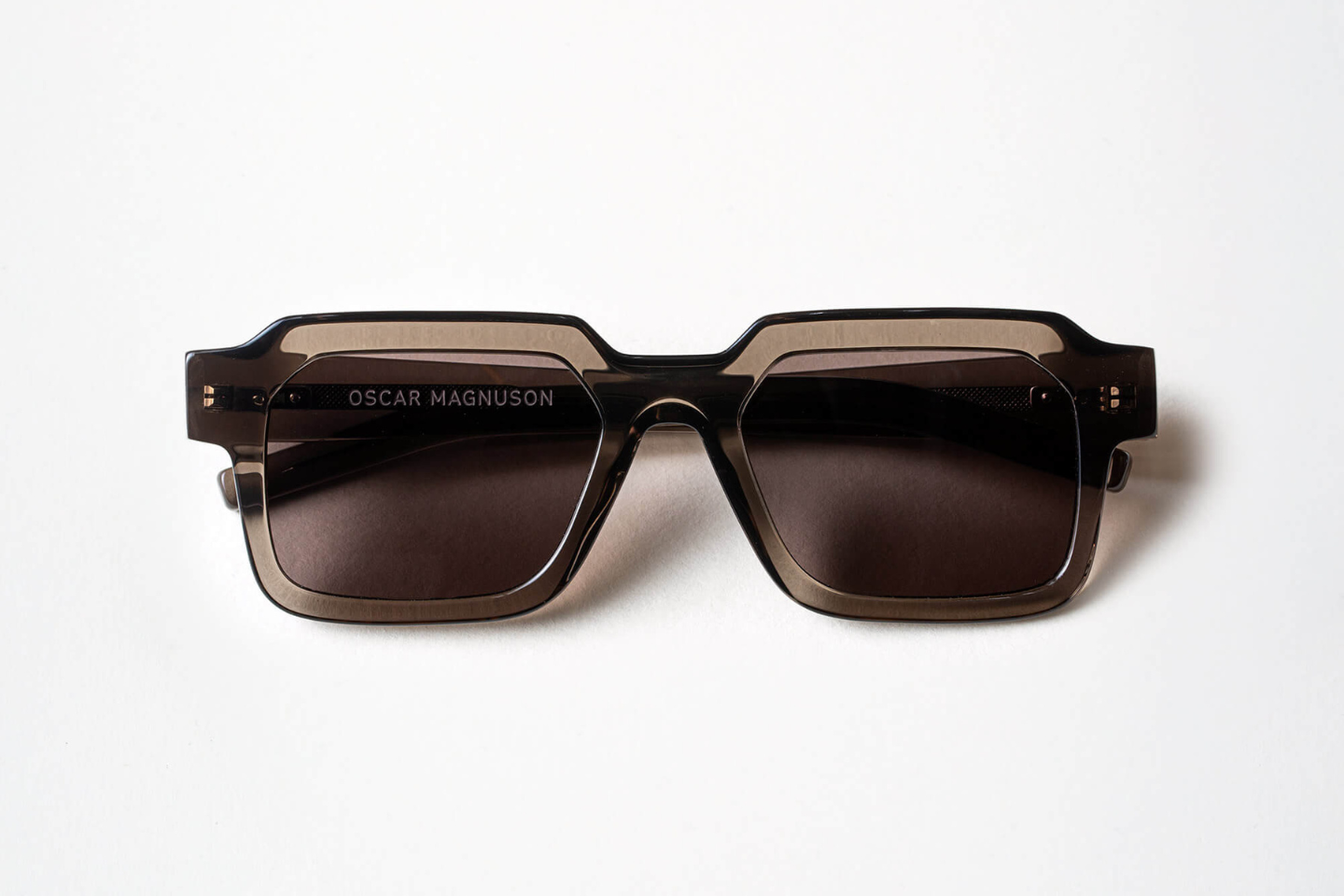 Oscar Magnuson | Travis | Smoke - ONEPOINTSEVENFOUR