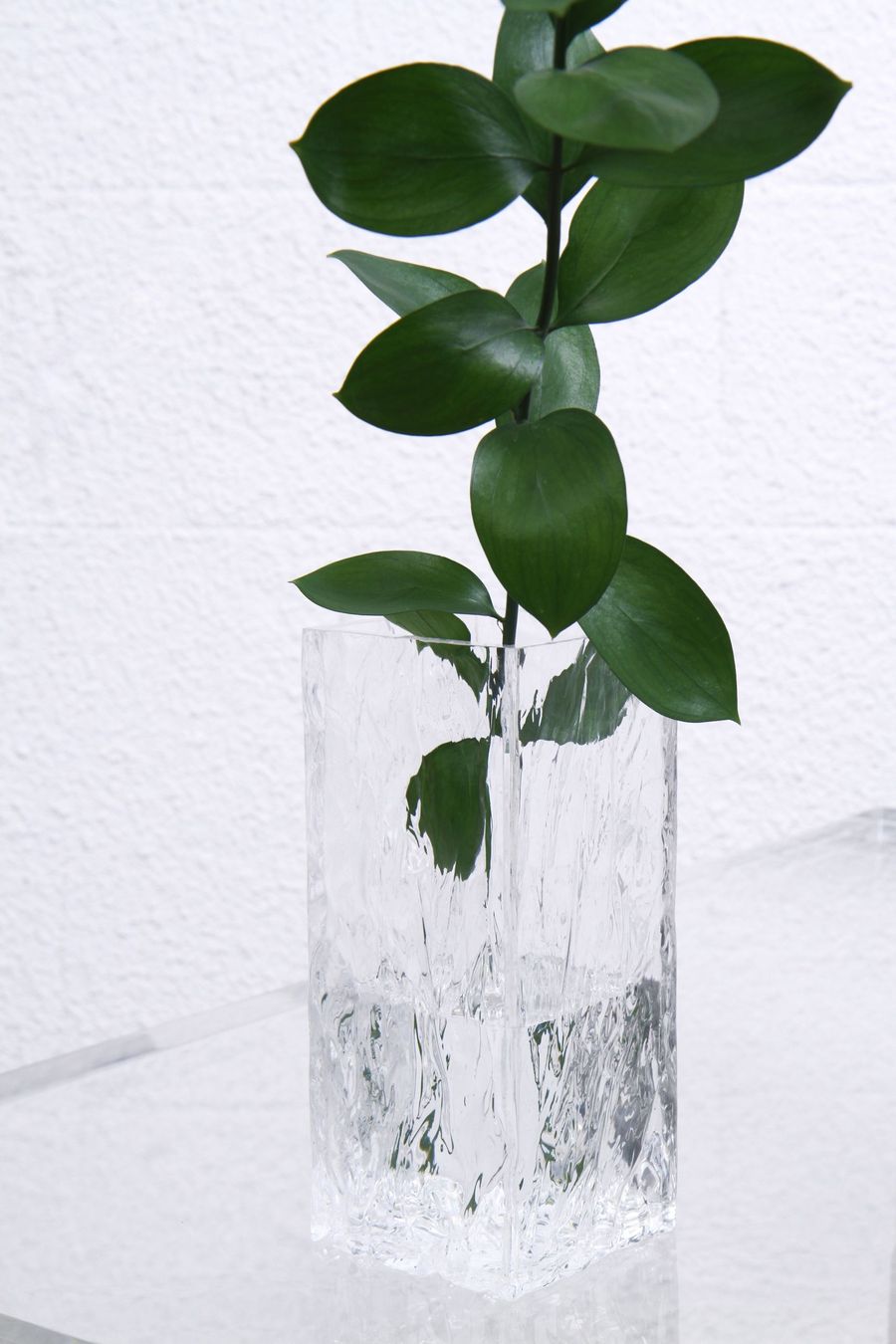 Crushed Ice Acrylic Vase Medium