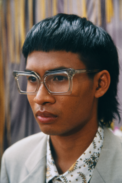 Tujuhbelas 17.o / Smoke